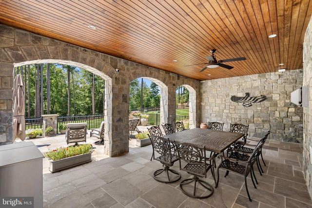 22563 CREIGHTON FARMS DR, Leesburg, VA 20175