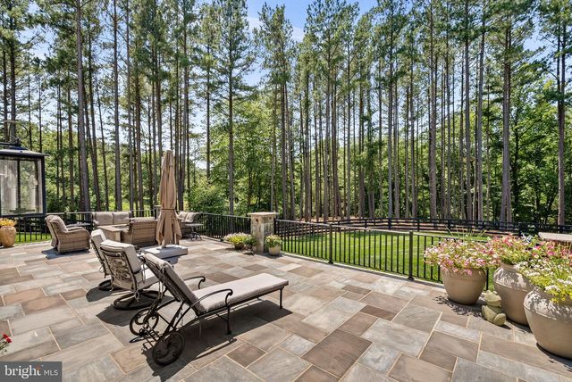 22563 CREIGHTON FARMS DR, Leesburg, VA 20175