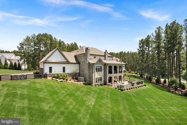 22563 CREIGHTON FARMS DR, Leesburg, VA 20175