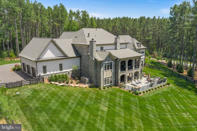 22563 CREIGHTON FARMS DR, Leesburg, VA 20175