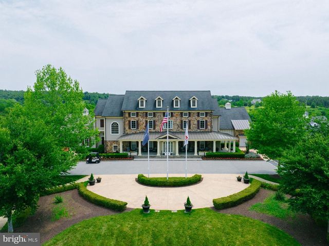22563 CREIGHTON FARMS DR, Leesburg, VA 20175