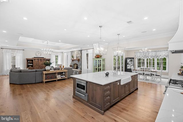 22563 CREIGHTON FARMS DR, Leesburg, VA 20175