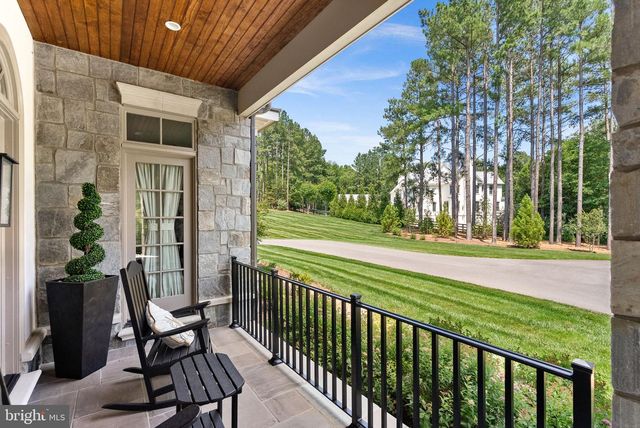 22563 CREIGHTON FARMS DR, Leesburg, VA 20175