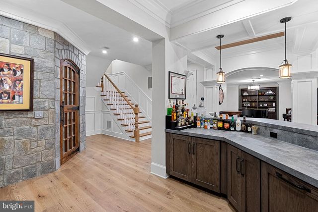 22563 CREIGHTON FARMS DR, Leesburg, VA 20175