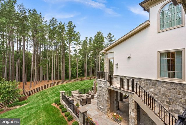 22563 CREIGHTON FARMS DR, Leesburg, VA 20175