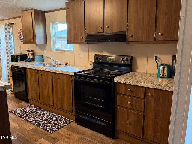 249 Dabeej Drive, Mooresburg, TN 37811