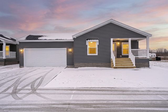 163 Riviera Drive, Lapeer Twp, MI 48446