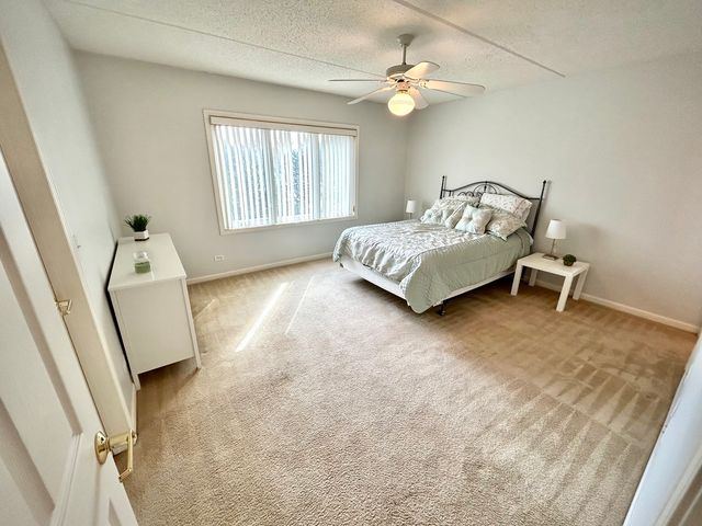 710 Creekside Drive 310, Mount Prospect, IL 60056