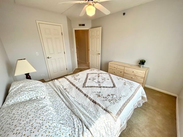 710 Creekside Drive 310, Mount Prospect, IL 60056