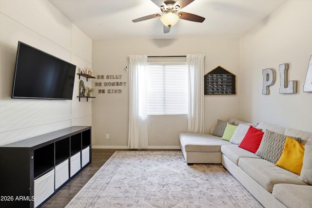 1422 E MILADA Drive, Phoenix, AZ 85042