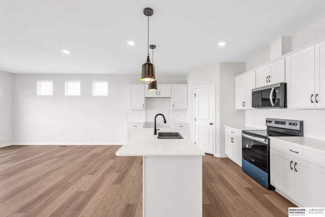 10410 S 109th Street, Papillion, NE 68046