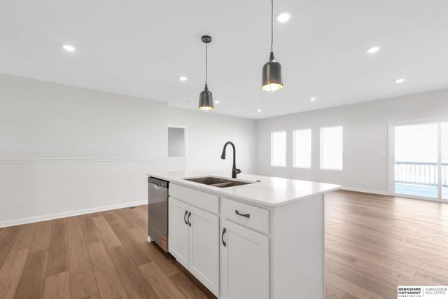 10410 S 109th Street, Papillion, NE 68046
