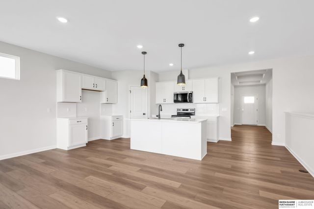 10410 S 109th Street, Papillion, NE 68046
