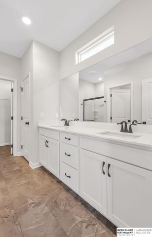 10410 S 109th Street, Papillion, NE 68046