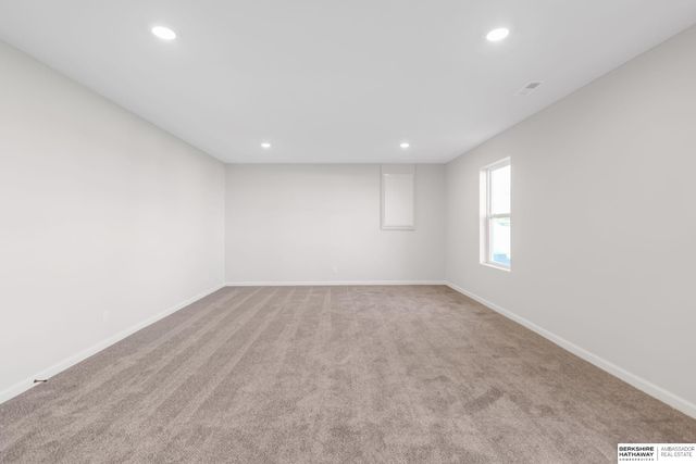 10410 S 109th Street, Papillion, NE 68046