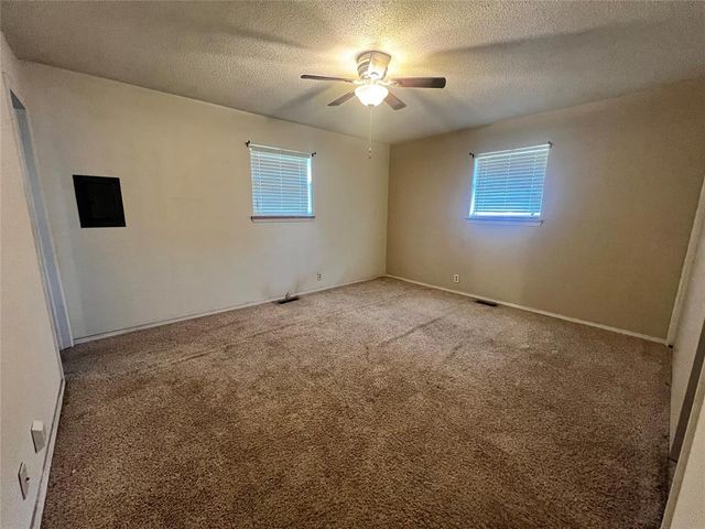 1828 W Federal Street, Shawnee, OK 74804