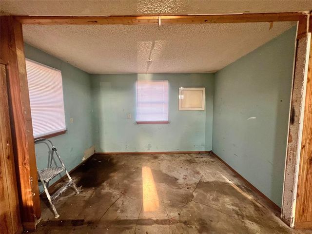 1828 W Federal Street, Shawnee, OK 74804