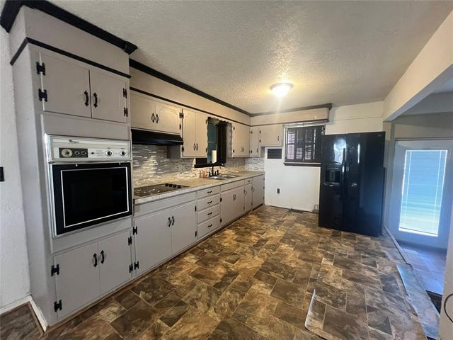 1828 W Federal Street, Shawnee, OK 74804