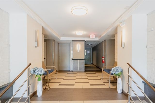 32 Whites Ave D13A, Watertown, MA 02472