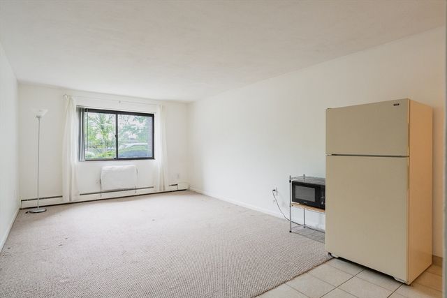 32 Whites Ave D13A, Watertown, MA 02472