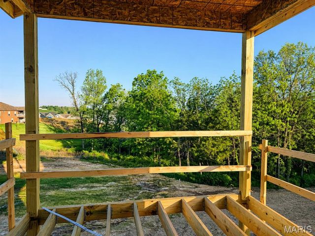 2409 Fiddlers Close 111 STB, Washington, MO 63090