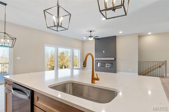 2409 Fiddlers Close 111 STB, Washington, MO 63090