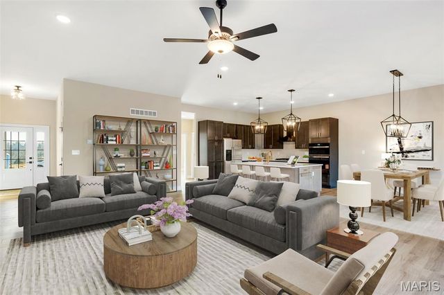 2409 Fiddlers Close 111 STB, Washington, MO 63090