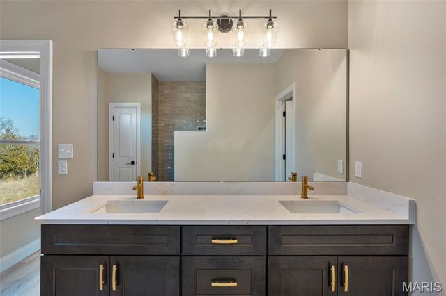 2409 Fiddlers Close 111 STB, Washington, MO 63090