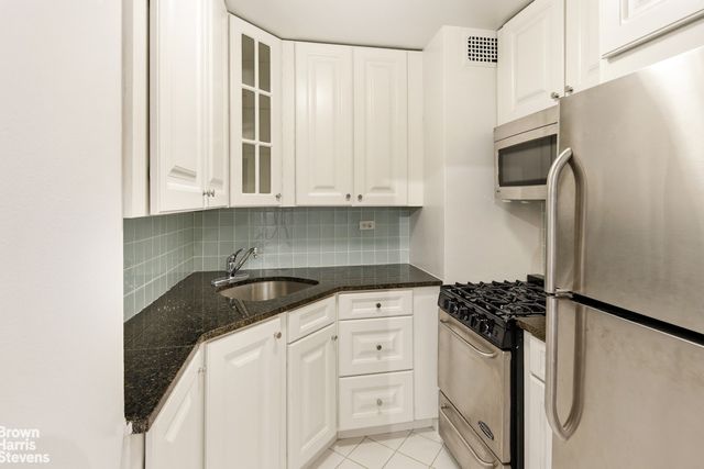 305 E 40th St Apt 10A, New York City, NY 10017