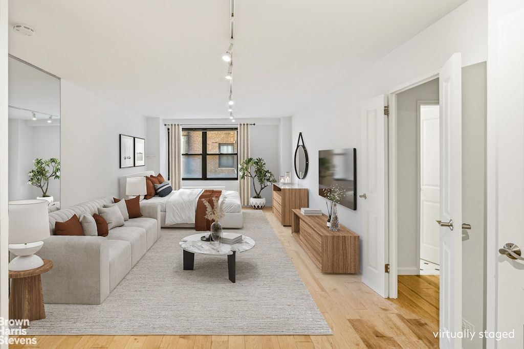 305 E 40th St Apt 10A, New York City, NY 10017