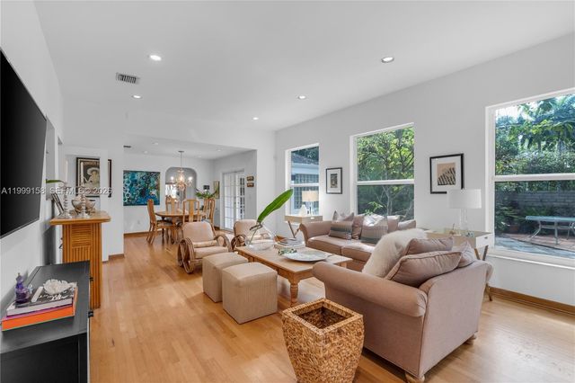 4072 Park Ave, Miami, FL 33133