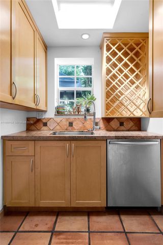 4072 Park Ave, Miami, FL 33133