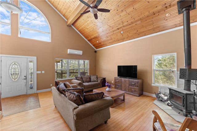 11021 Lathams Landing Road, Garfield, AR 72732