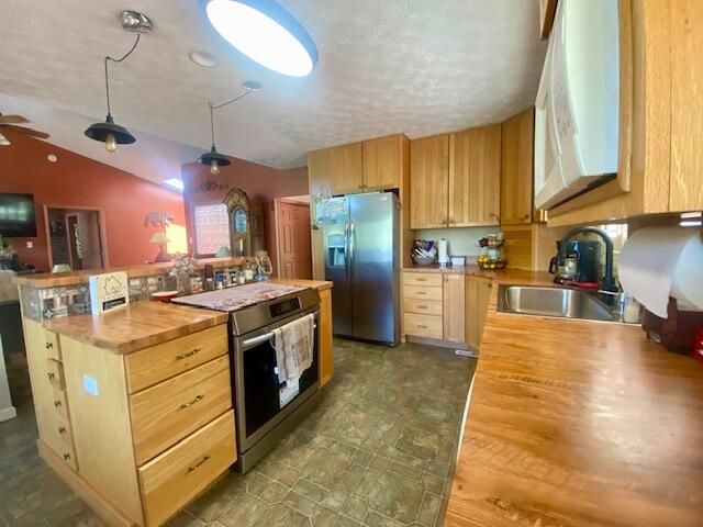 797 Major Holland RD, Union Hall, VA 24176