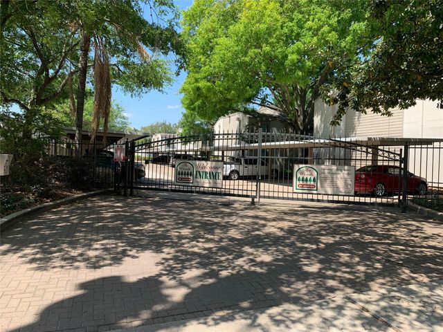 1100 Augusta Drive 18, Houston, TX 77057