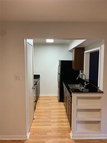 1100 Augusta Drive 18, Houston, TX 77057