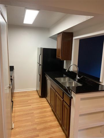 1100 Augusta Drive 18, Houston, TX 77057