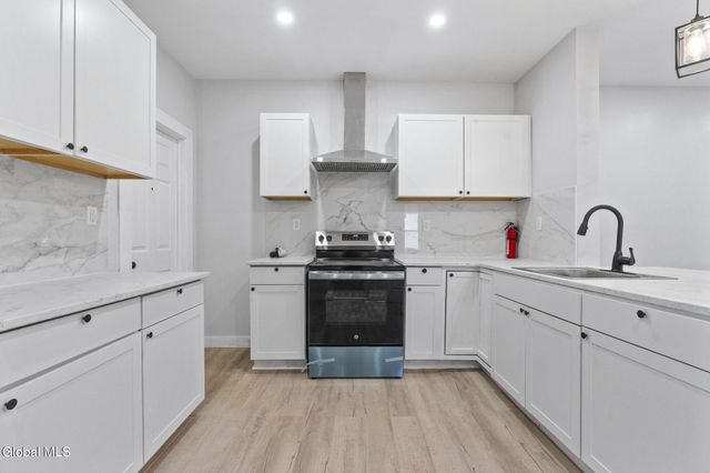 34 Francis Street, Troy, NY 12180