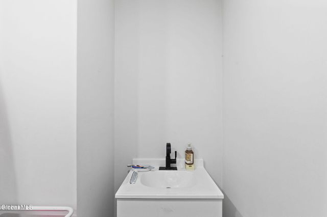 34 Francis Street, Troy, NY 12180