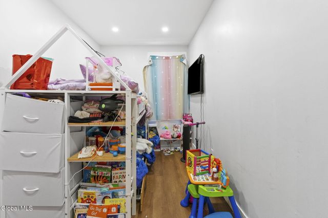 34 Francis Street, Troy, NY 12180