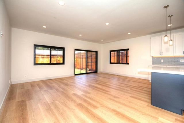 W Hudson Street, Redwood City, CA 94061