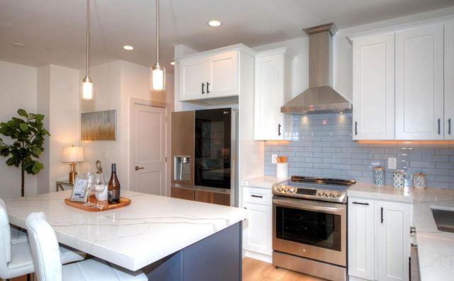 W Hudson Street, Redwood City, CA 94061