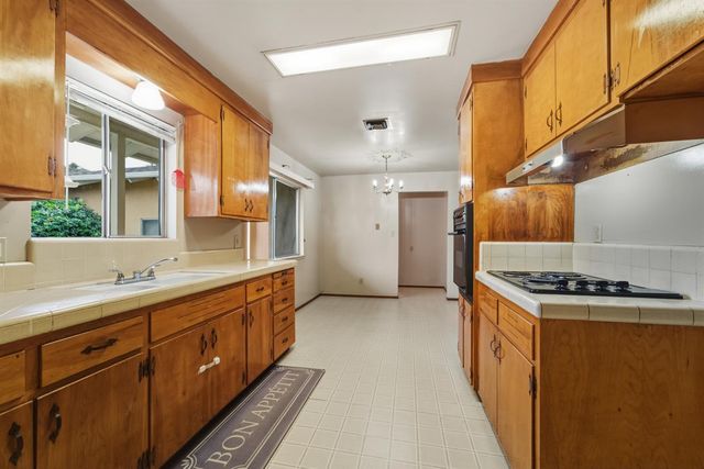 414 Lynn Way, Yuba City, CA 95991