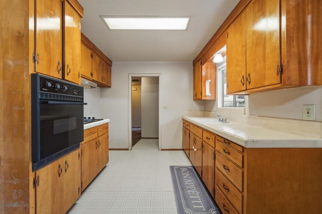 414 Lynn Way, Yuba City, CA 95991