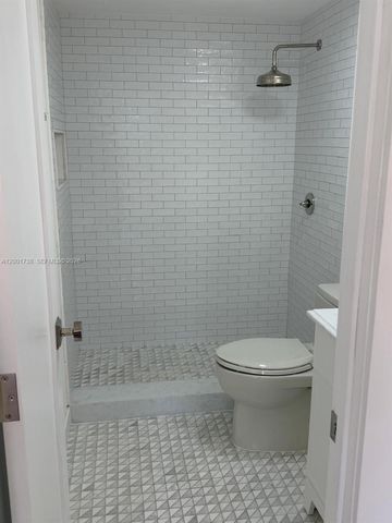 2900 NE 30th St F2, Fort Lauderdale, FL 33306