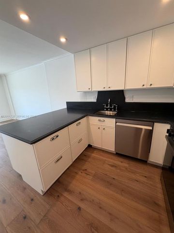 2900 NE 30th St F2, Fort Lauderdale, FL 33306