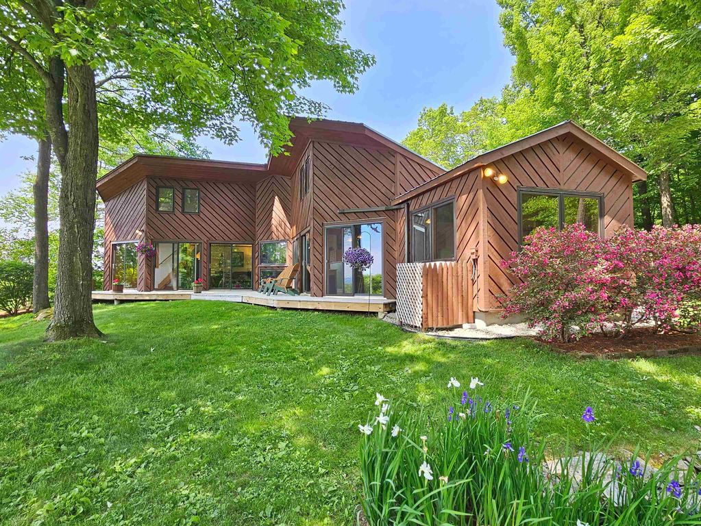 635 Texas Hill Road, Hinesburg, VT 05461