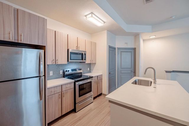 8515 S Interstate 35 RD 04116, Austin, TX 78744