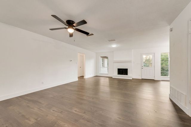 1614 Brent Court, Grand Prairie, TX 75051