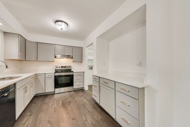 1614 Brent Court, Grand Prairie, TX 75051